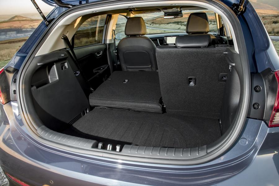 Багажник Kia Rio 5-Door 2017 года  (UK) (фото 47 из 145)